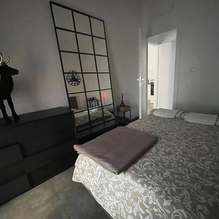 Decoluxe !Apartamento Con 1 Camera Da Letto , In Zona San Paolo , Via Martiniana トリノ エクステリア 写真