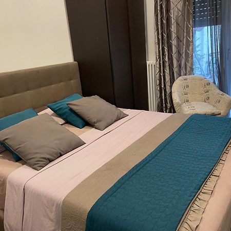 Decoluxe !Apartamento Con 1 Camera Da Letto , In Zona San Paolo , Via Martiniana トリノ エクステリア 写真