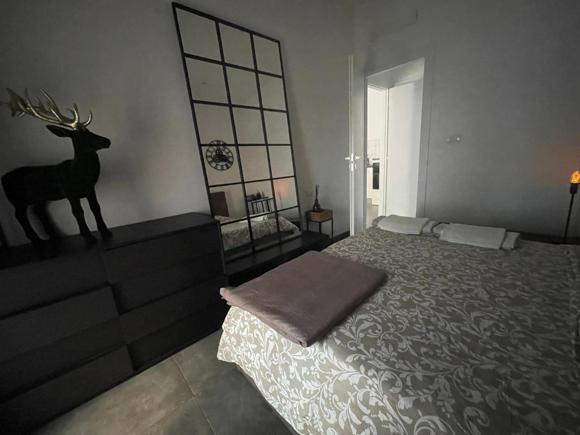 Decoluxe !Apartamento Con 1 Camera Da Letto , In Zona San Paolo , Via Martiniana トリノ エクステリア 写真