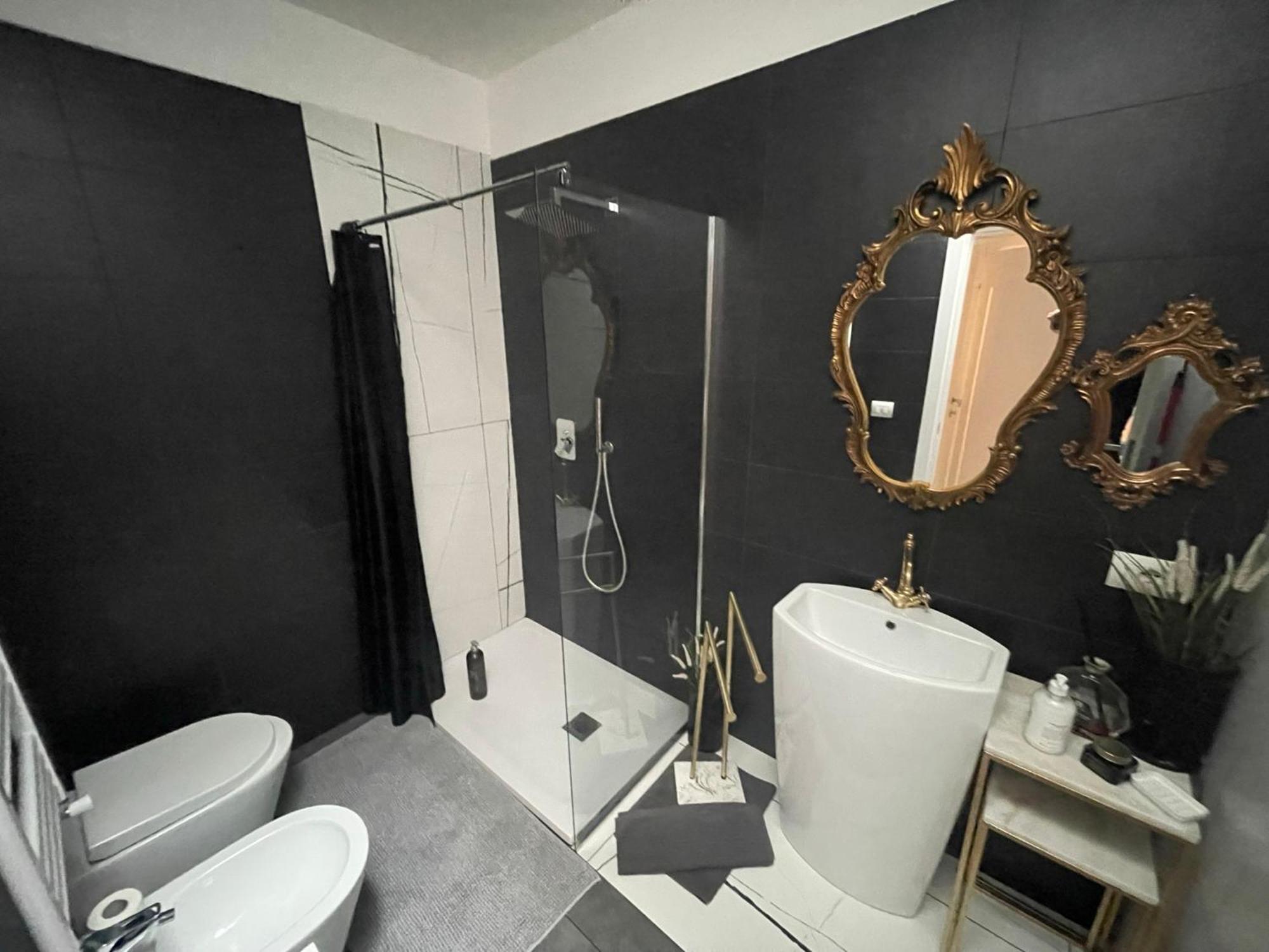 Decoluxe !Apartamento Con 1 Camera Da Letto , In Zona San Paolo , Via Martiniana トリノ エクステリア 写真