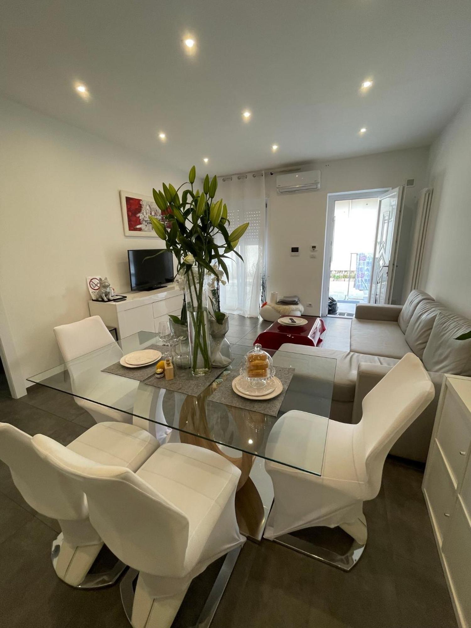 Decoluxe !Apartamento Con 1 Camera Da Letto , In Zona San Paolo , Via Martiniana トリノ エクステリア 写真