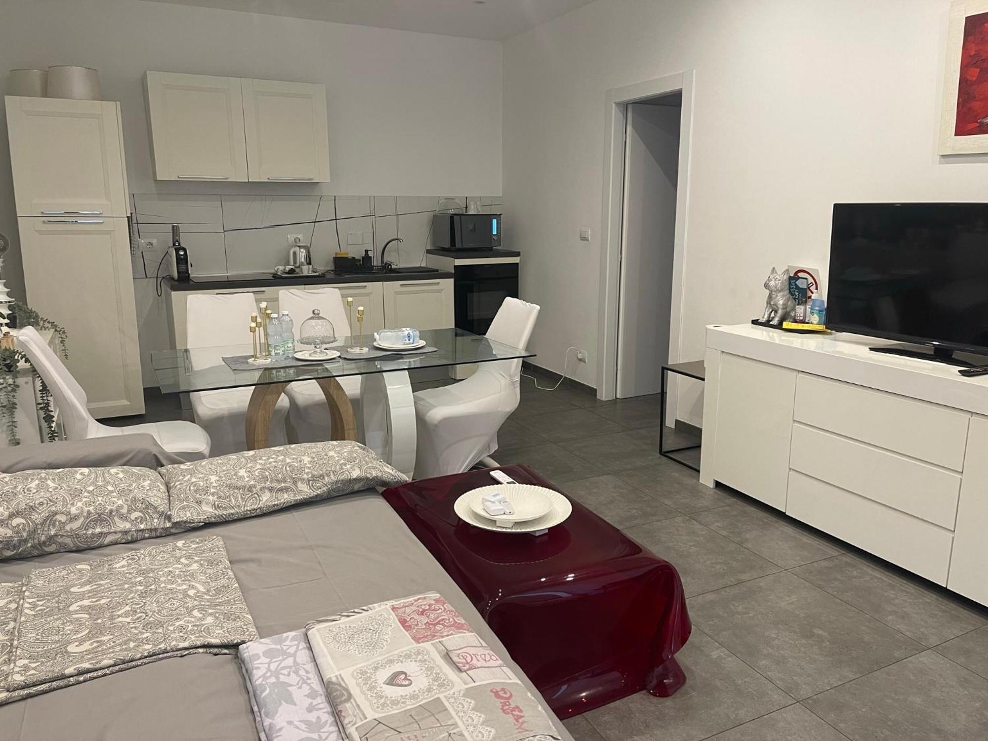 Decoluxe !Apartamento Con 1 Camera Da Letto , In Zona San Paolo , Via Martiniana トリノ エクステリア 写真